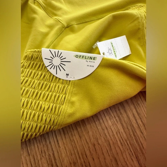 OFFLINE By Aerie Real Me Smocked Legging size medium chartreuse - Picture 11 of 12